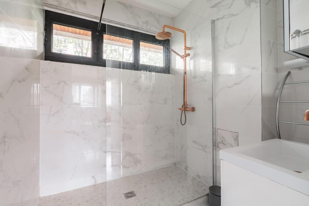 Apartment A Refined 2-bedroom Close Avenue Foch